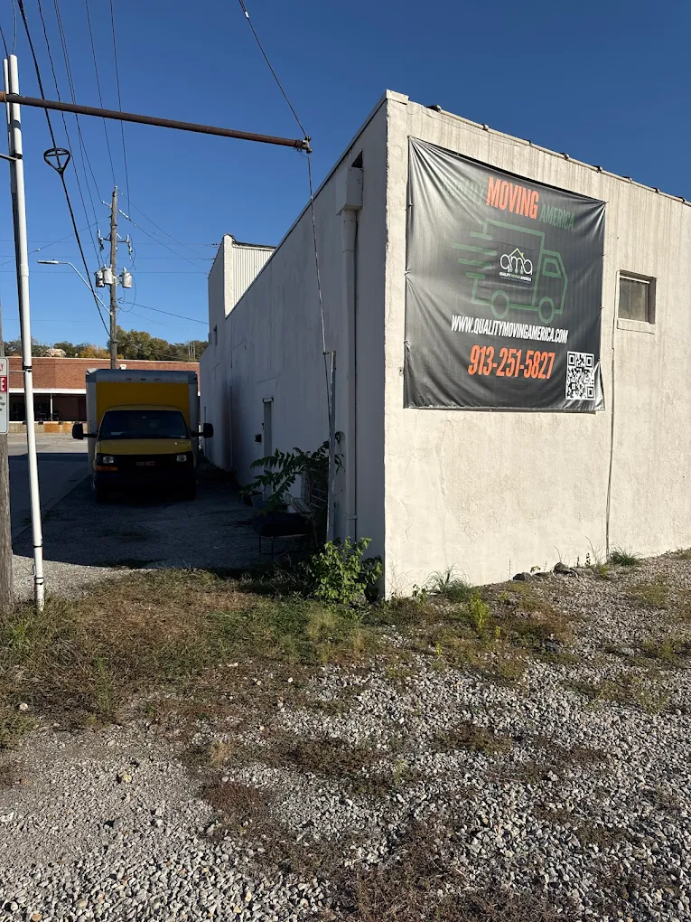 Quality Moving America headquarters and box truck in Kansas City